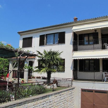 Apartments Rozela Ровінь Екстер'єр фото