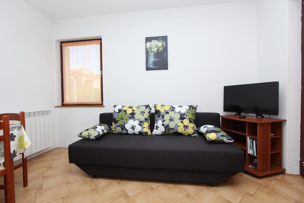 Apartments Rozela Ровінь Екстер'єр фото