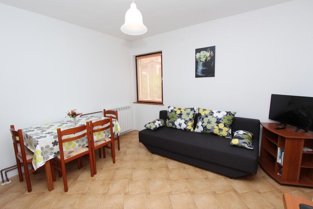 Apartments Rozela Ровінь Екстер'єр фото