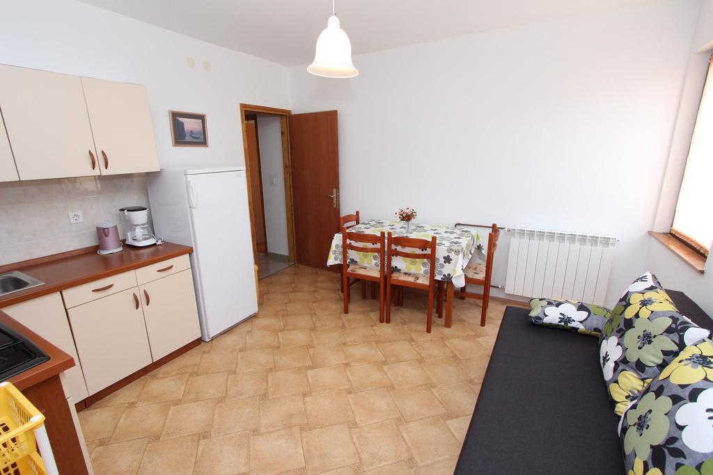 Apartments Rozela Ровінь Екстер'єр фото